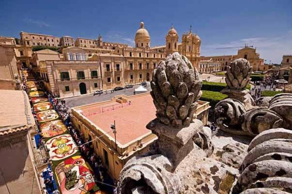 Casa Vacanza Na Zia Agnese Noto Luaran gambar